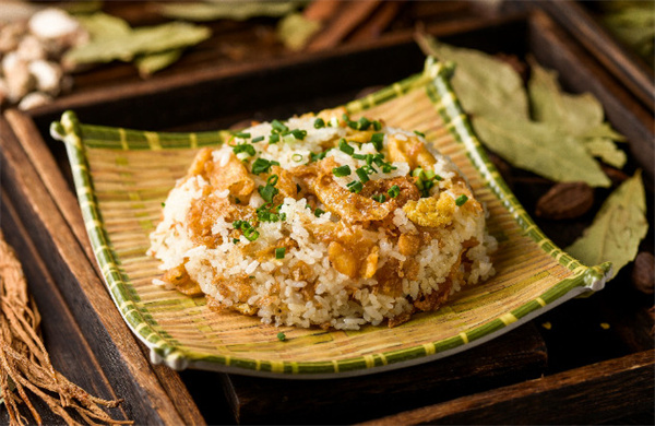 牛华周记麻辣烫加盟