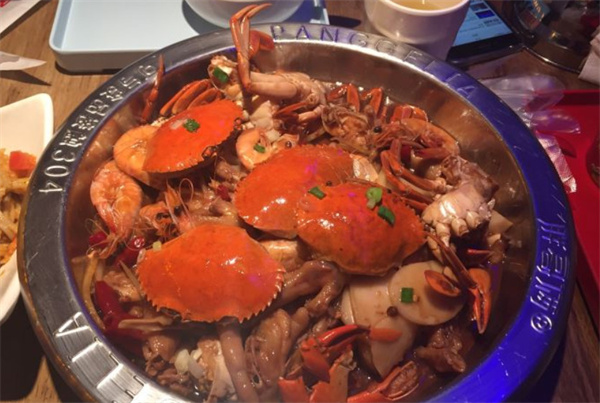 香巴仔45°肉蟹煲加盟费