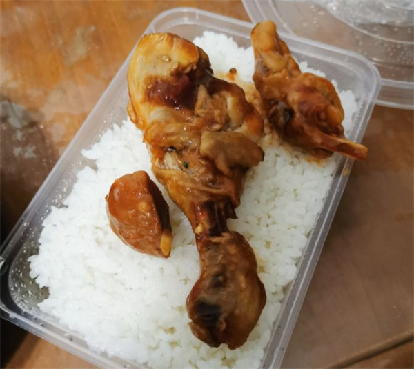 蟹小哥肉蟹煲加盟