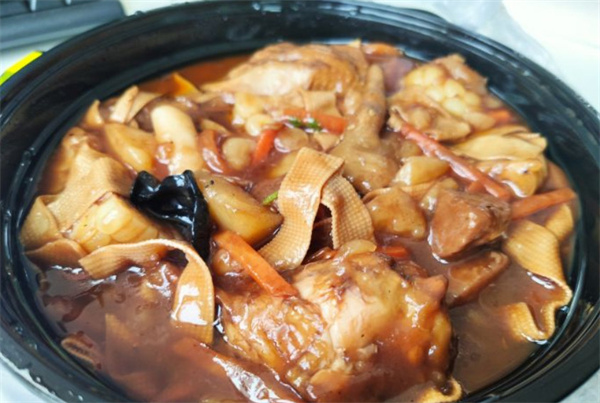 蟹小哥肉蟹煲加盟