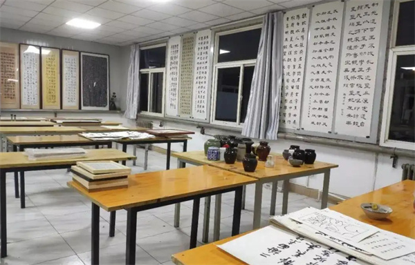 开书法培训班的条件是什么？