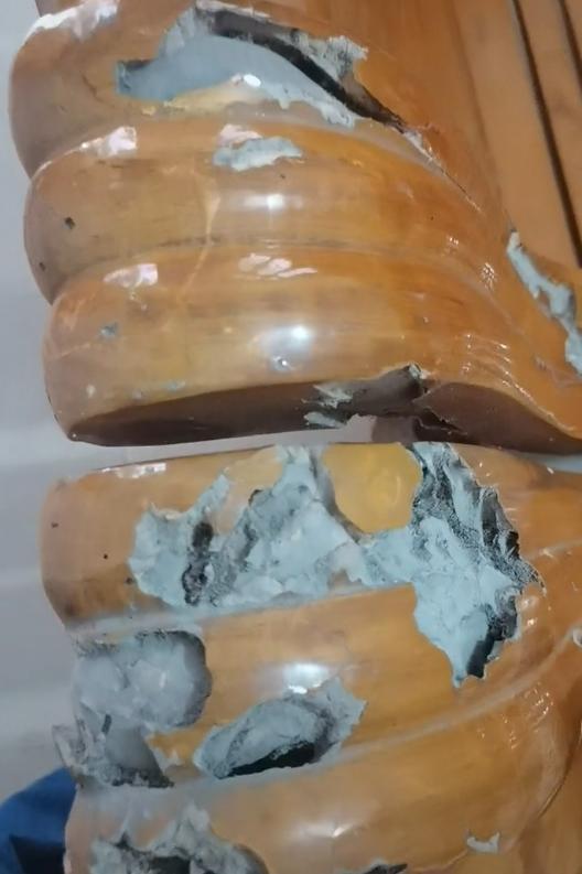 女子花6千买实木沙发内部全是水泥，谨防购物陷阱！