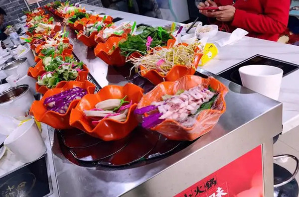 旋转火锅连锁加盟