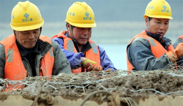 数据显示越来越多农民工不再跨省打工，背后原因是啥？