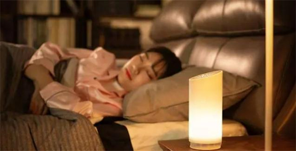 哄睡师包月套餐标价1.8万，十分钟未入睡需续单