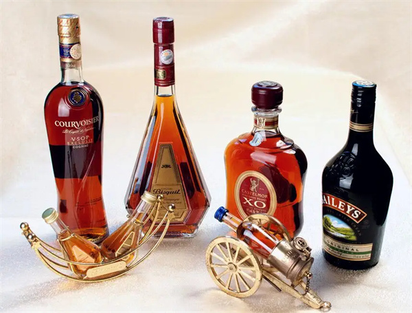 有免费铺货酒水代理吗？