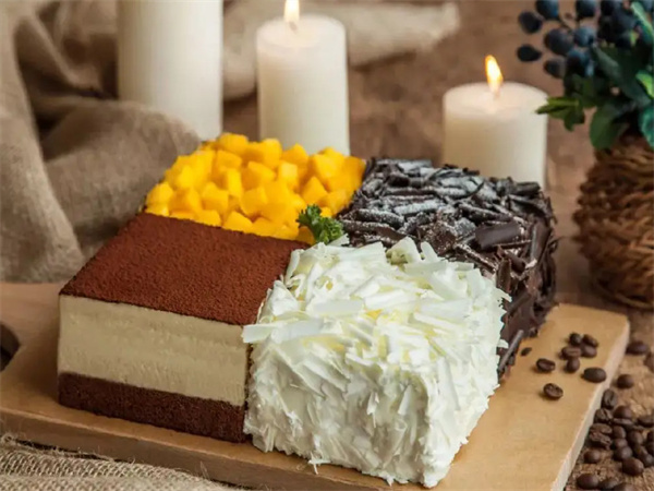 幸福西饼和好利来哪个好吃？