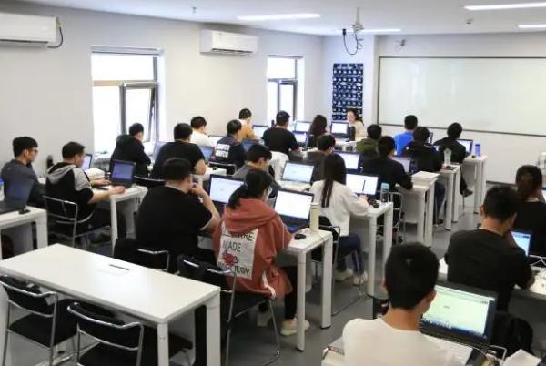 小县城开什么店比较有市场，这几个小本项目你不可错过哦！