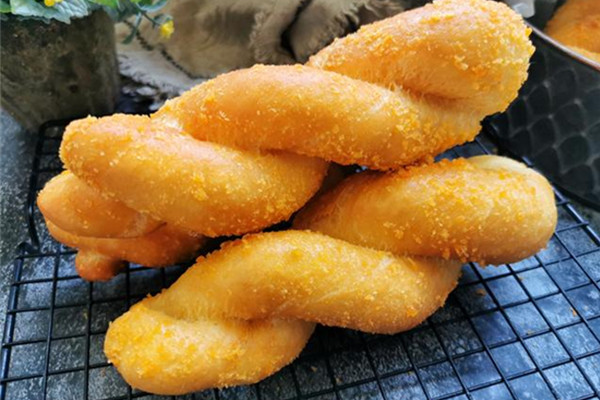 酸奶麻花的做法大全