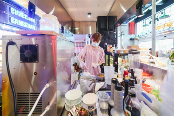 钢五区小郡肝全面升级，营业额逆势增长33%