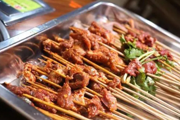 二当家砂锅串串香加盟