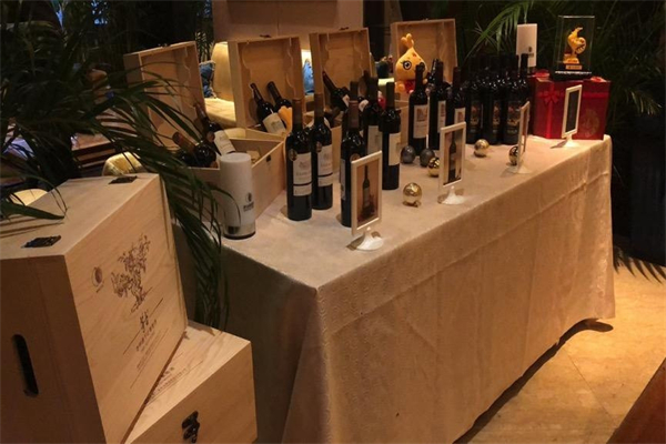 进口酒水店加盟