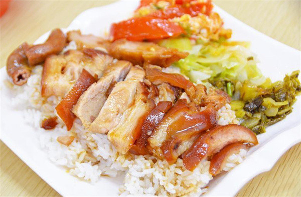金牌隆江猪脚饭