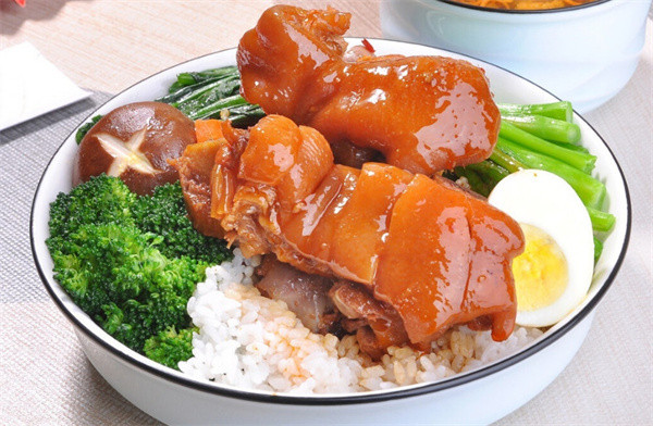 金牌隆江猪脚饭