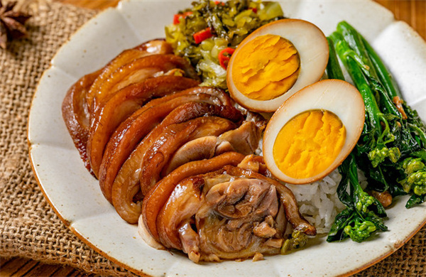 金牌隆江猪脚饭