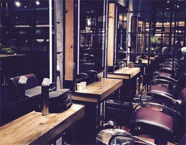 罗亚帝美容美发加盟