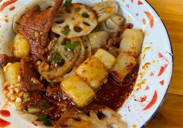 煮小篓盘盘麻辣烫加盟