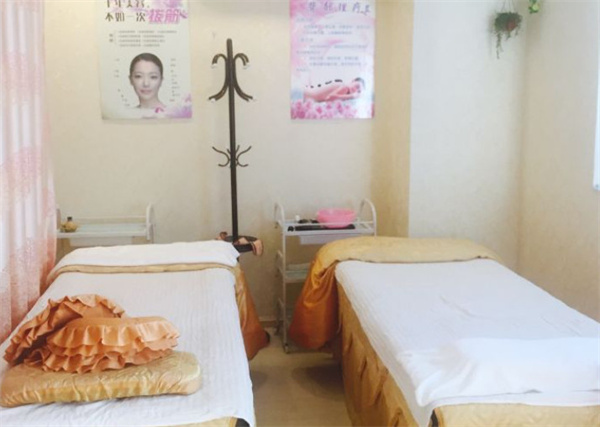 焕颜美容店加盟