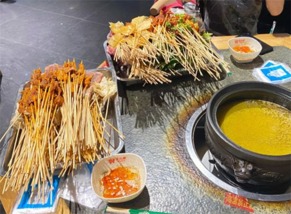 烫锅鲜砂锅串串加盟费