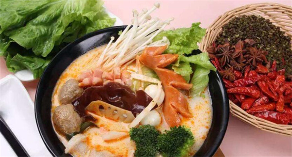 馋猫麻辣烫加盟费