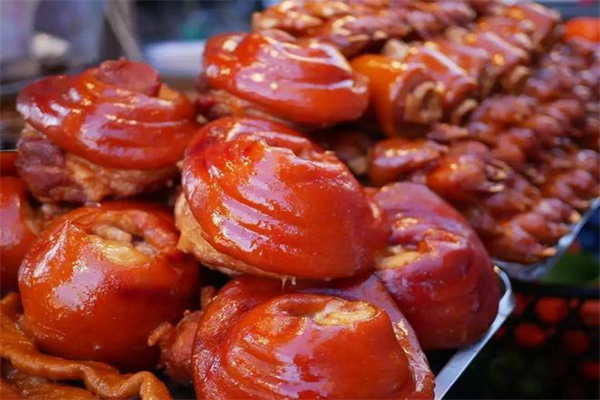 隆江猪脚饭馆加盟费多少钱