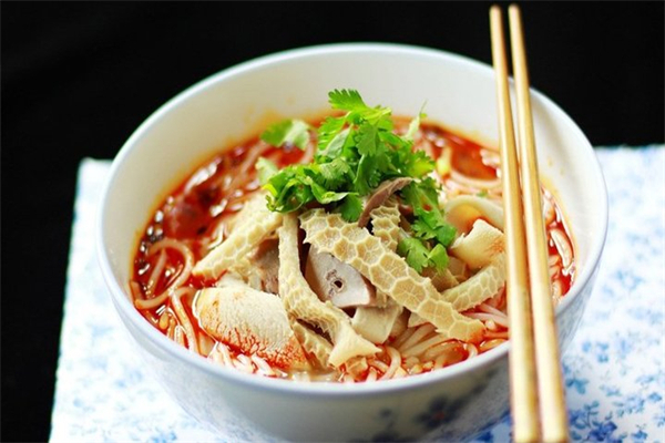 艾家悟空板面特色羊杂面