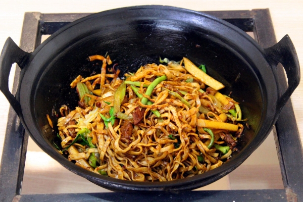 二娃铁锅焖面加盟费