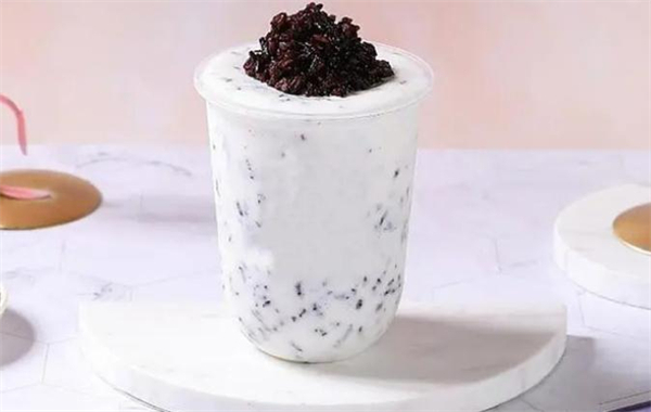 雨落明湖