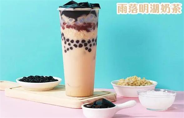 雨落明湖