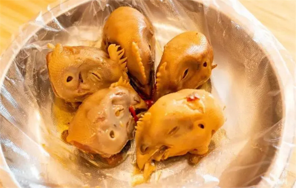 梁三麻辣鸡头加盟费