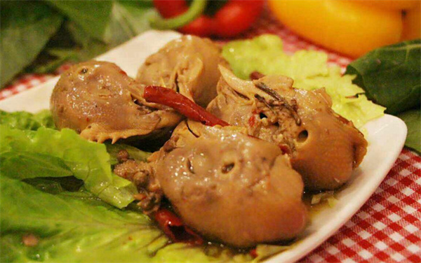 梁三麻辣鸡头加盟费