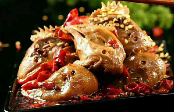 梁三麻辣鸡头加盟费