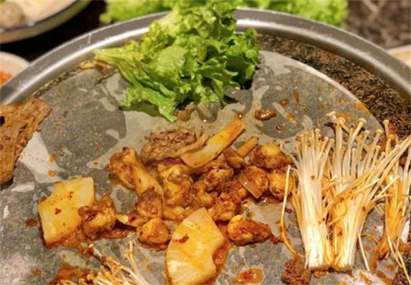 火炉旁烤肉
