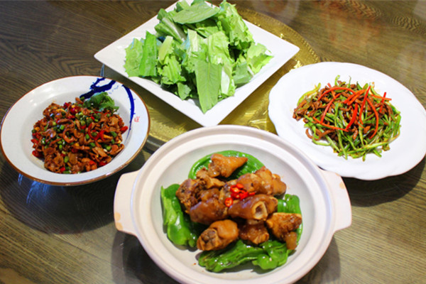 亲青菜食尚餐厅加盟费