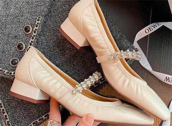 女王鞋柜折扣店