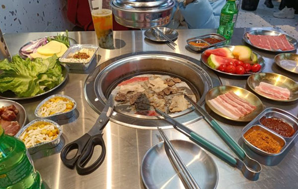亲古呦自助烤肉加盟费
