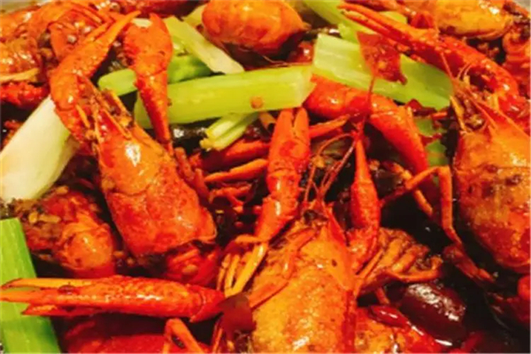 仟佰味麻辣小龙虾加盟