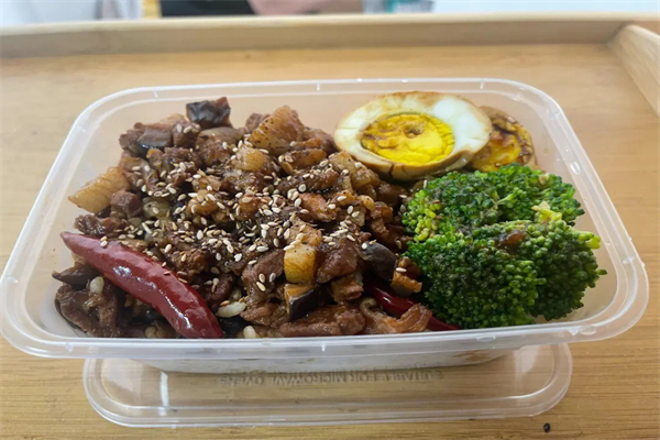 呆呆师傅卤肉饭加盟