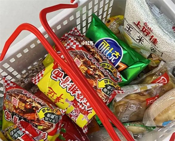 陆小馋量贩零食加盟