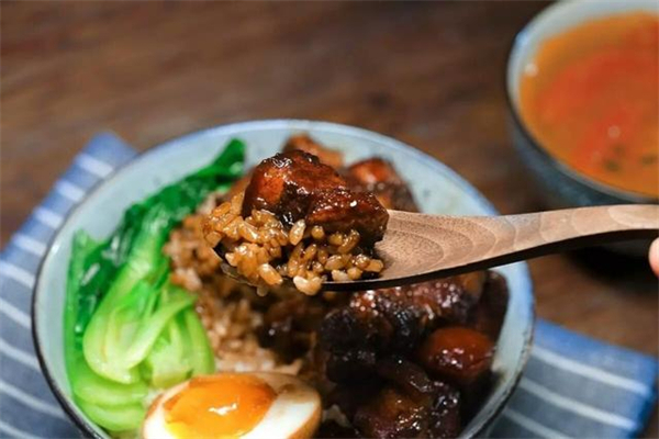 呆呆师傅卤肉饭加盟