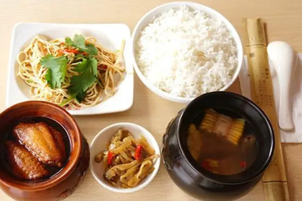 瓦罐香沸中式快餐加盟费