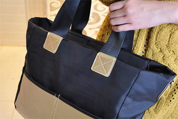 黑眼睛包包加盟