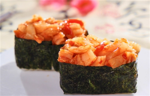 日本游泳鱼骨寿司加盟