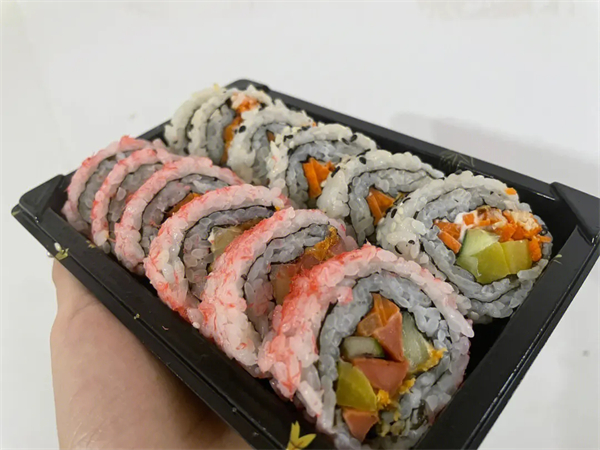 日本游泳鱼骨寿司