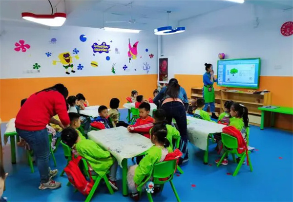 儿童绘画班加盟