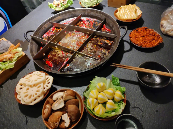 小辣椒重庆老火锅加盟