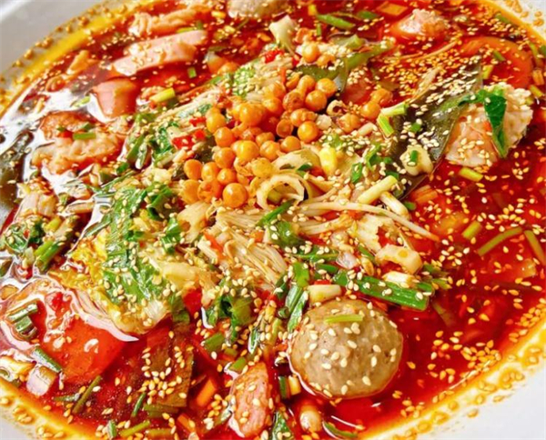 鲁更叶麻辣烫加盟费