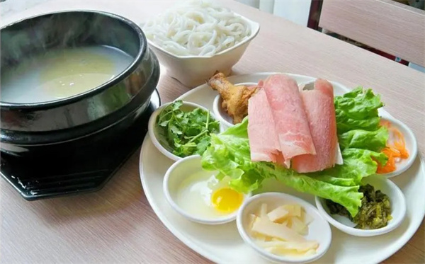 云南过桥米线加盟