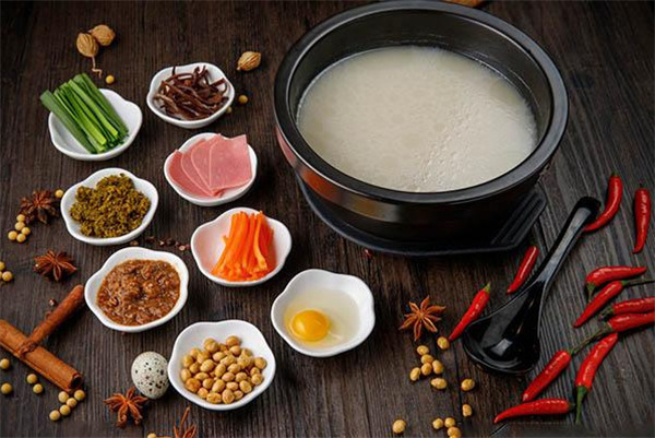 云南过桥米线加盟