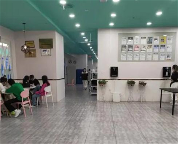 单色国际舞蹈学校